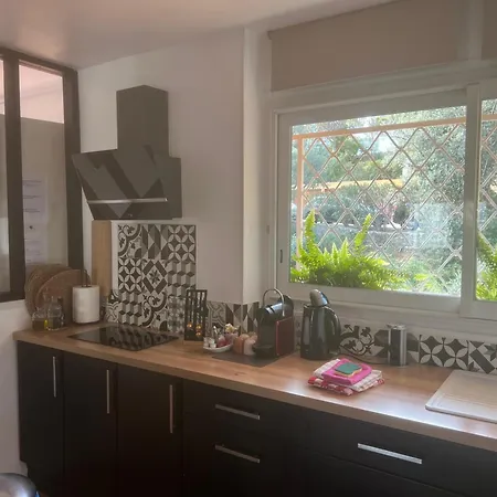 Апартаменты Magnifique A Cassis,parking,2 Pas Du Port Каси