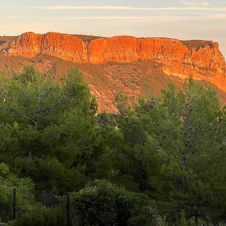 Апартаменты Magnifique A Cassis,parking,2 Pas Du Port Каси